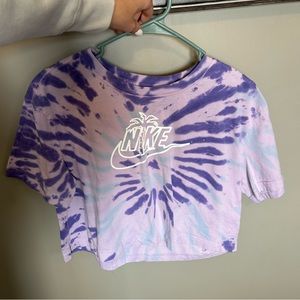 Women’s retro Nike cropped tshirt